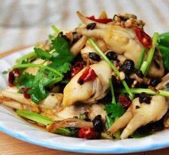 美食推荐：拌猪耳，香辣豆豉拌蛏肉，蒜苗炒肉，香煎鸡食的做