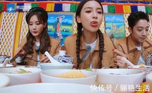 攝像師|鏡頭特寫baby大口吃牦牛肉，掃過李一桐，導(dǎo)演還能忍得住嗎？