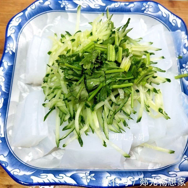 教你简单家庭自制凉粉，味道超好吃，掌握这个诀窍就能一次成功！