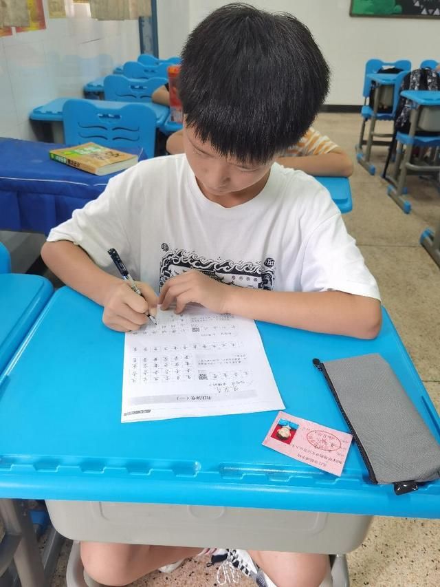 鹤湖学校|鹤湖学校开启暑期托管试点，发挥学校教育主阵地作用