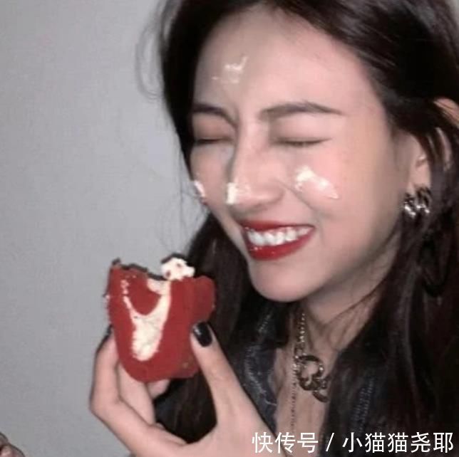 美白|皮肤“蜡黄”的女生,这3种零食使劲儿吃,悄悄逆袭“冷白皮”