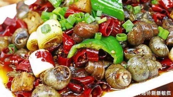 想让田螺沙吐净,只放盐是不行的,多加一勺“它”,田螺狂吐沙