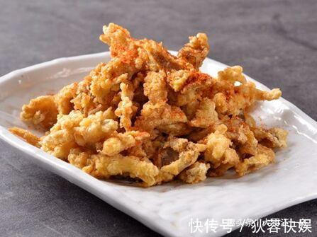 正确做法|椒盐蘑菇要不要焯水,很多人做错了,难怪不酥脆,教你正确做法
