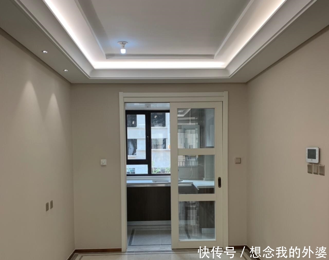 房间|等了两年精装房终于交付，装修还不错，有阳台的房间给儿子住！