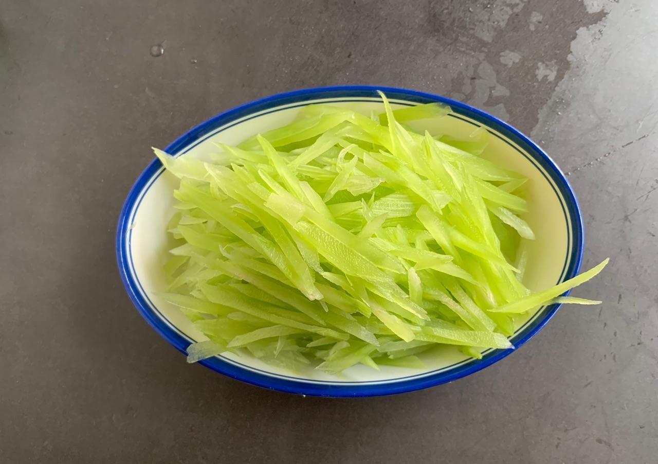q弹|木耳口感Q滑,搭配清脆爽口的莴笋,好吃又美味