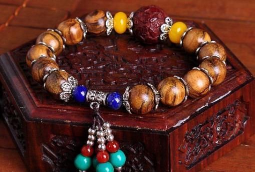 盘点|小手串大功效,盘点那些健体养生的手串,赶紧盘起来吧