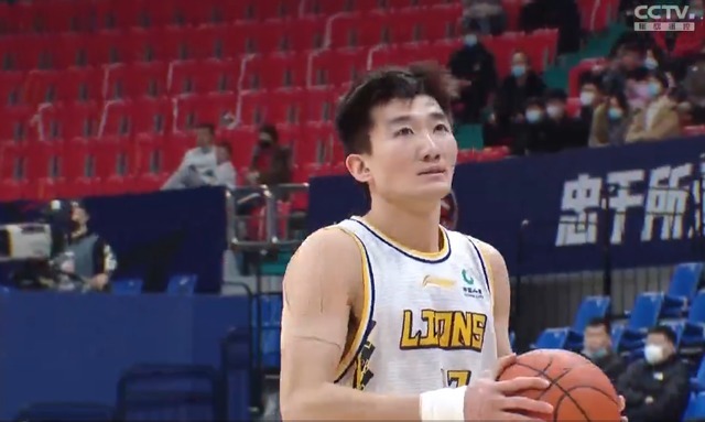 吉林|24-4!吉林打崩广厦,孙铭徽16中3+8失误,王博扭头就走,不高兴