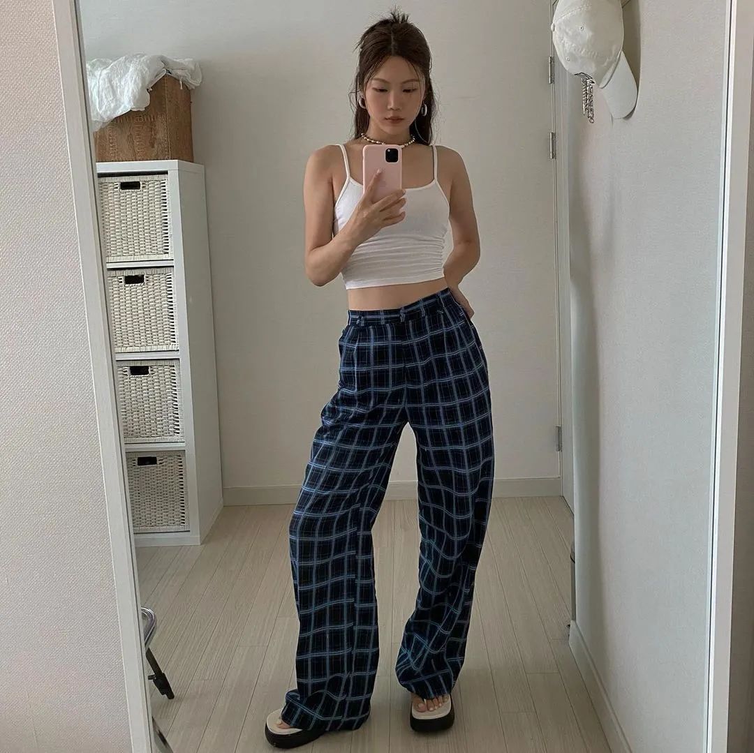 紧身裤|10个早秋穿搭公式！初秋照着这么穿，好看又时髦