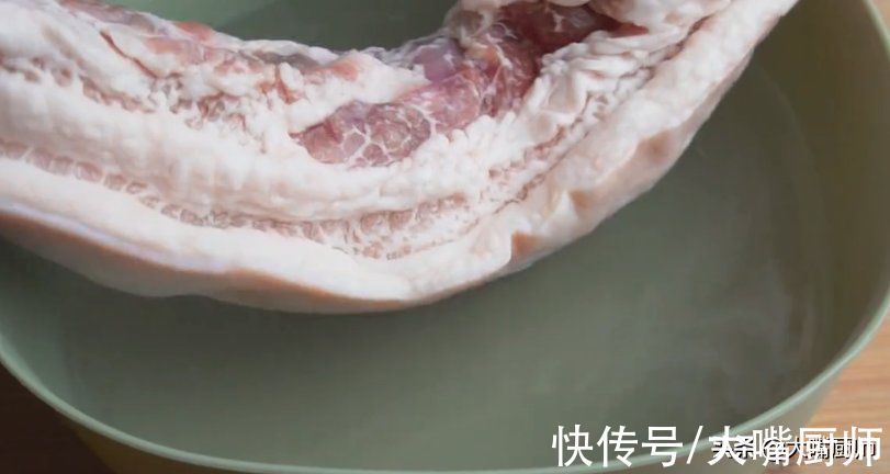 快速解冻肉别用开水煮，教你3个妙招，5分钟变软，和鲜肉一样好吃