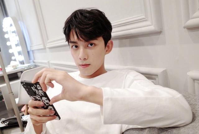 从全网嘲到求二搭,“歌隼cp”逆袭只因会营业?