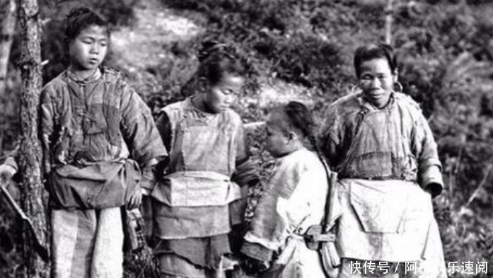 剃发|恶心清朝人的辫子有多脏虫子满头跑，头发解开时，当场呕吐