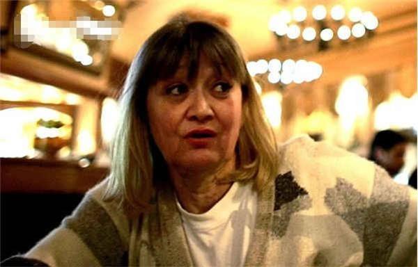 奇迹$22岁空姐从万米高空坠落,奇迹生还创吉尼斯纪录,却内疚一生