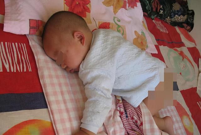 为人父母|新生儿到底该怎么照顾?是随意放养,还是如若珍宝的守护?