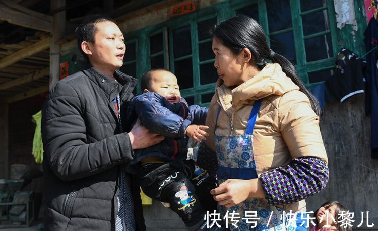 孩子|重庆妈妈10年生7个孩子,家庭倚靠猪和丈夫,自称未来生活很美好