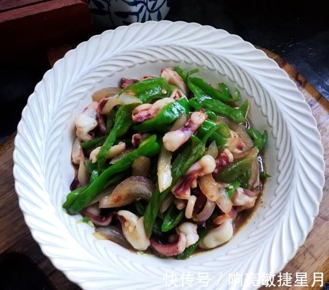 黑胡椒青椒炒章鱼,家常小炒,鲜香下饭!