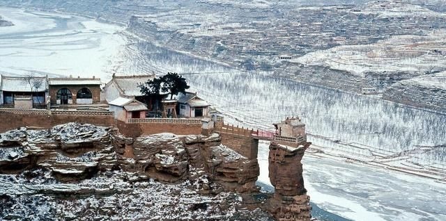 梵净山|国内最险峻的3座寺庙，高到离谱看着就会腿软，胆子再大也不敢上