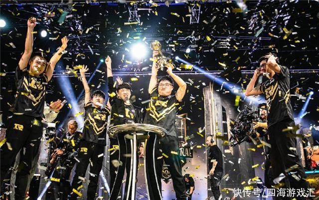 香鍋|違約金3億!香鍋坦言合同到期將下播，終于理解uzI的苦衷了