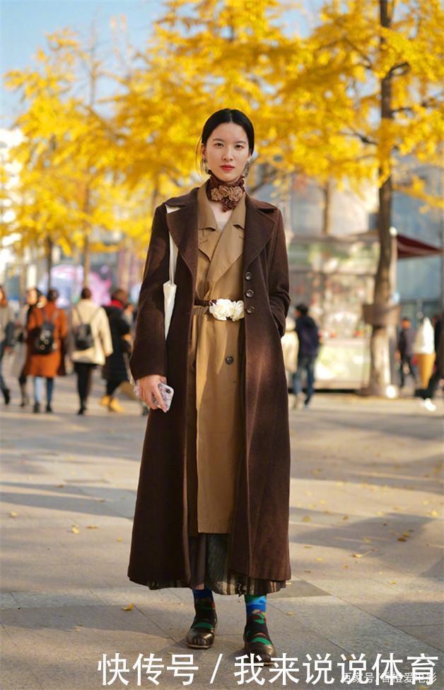 美女街拍穿搭愿天上的每一个流星,都为你而闪耀天际