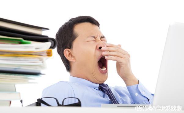 血脂高的人,出现4个迹象,或是被脑梗“盯”上,希望你一个不占