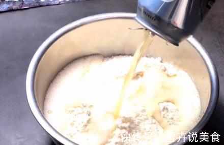 别再被骗了，发面不用再放酵母粉，加点它，10分钟发面开满盆