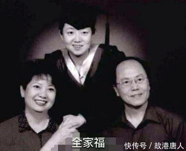 照片$李维康各时期老照片,从小美到老,图7有高玉倩,最后一张全家福