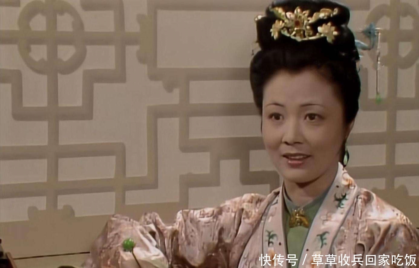  现身|将儿媳当作女儿来疼的尤氏，为何在秦可卿的葬礼上从未现身？