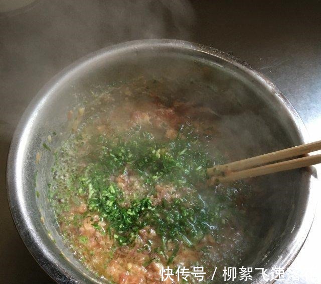 萝卜包子,皮薄馅大,暄软鲜香!