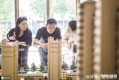 买房|买房时,是选“郊区新房”还是“市中心的老房”内行人给出答案