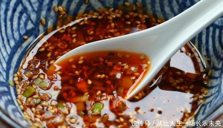 每年我家年夜饭必做的一道凉菜，清爽开胃又解腻，比大鱼大肉好吃