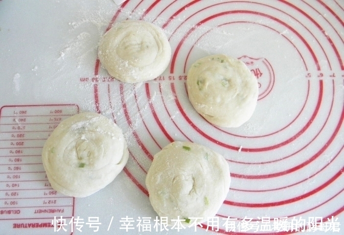 和面|烙饼又干又硬是和面用错了水，牢记3点，饼柔软筋道，放凉不硬