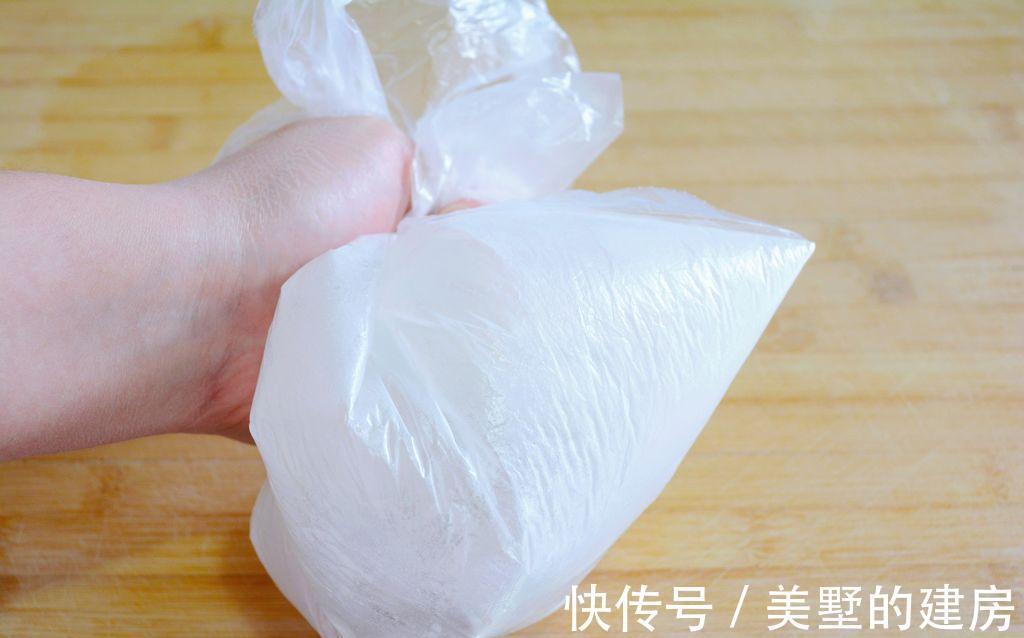 家常香煎带鱼，外酥里嫩，咬一口味道真赞，家人都爱吃