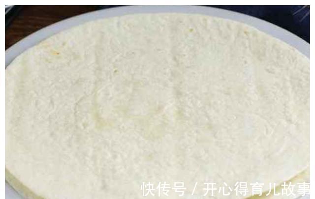 分享一款芝士香肠卷,鲜香味美,营养丰富,是家中孩子爱吃的早餐