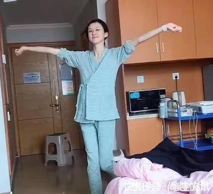催生|“最苗条”产妇火了,待产室跳舞催生,网友质疑真是快生了吗