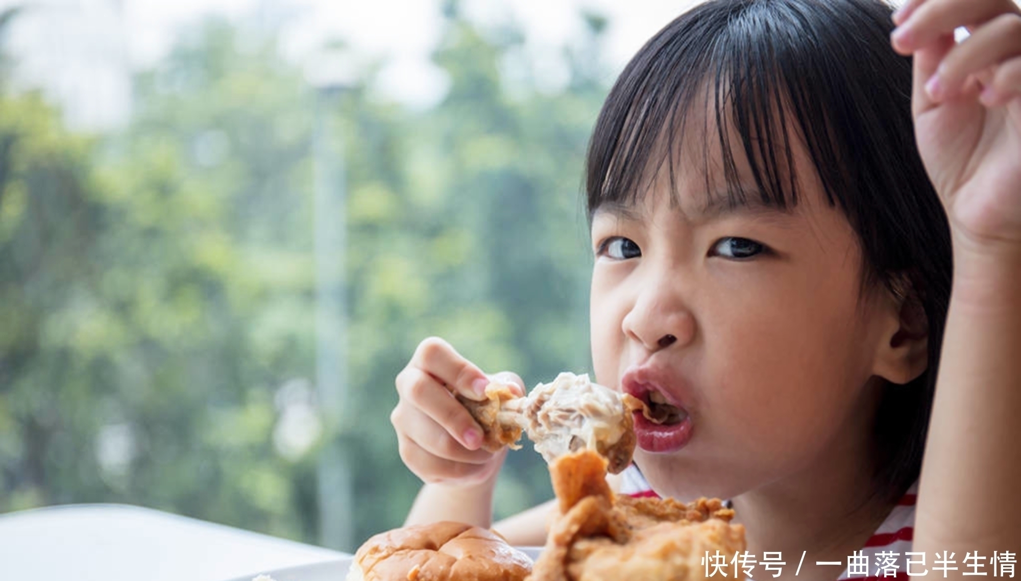 牙齿|1岁前没锻炼咀嚼力的宝宝,吃饭时难提兴趣,缺营养不说还爱生病