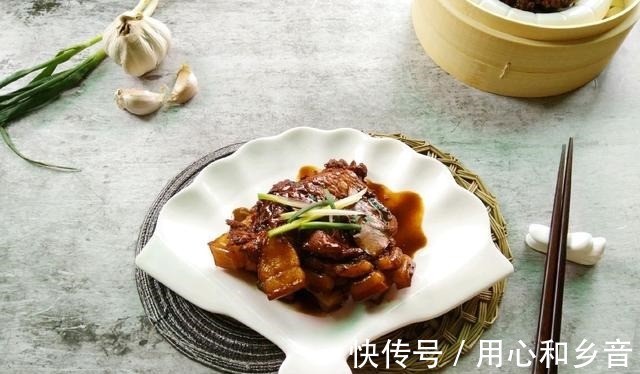 在家做正宗的上海秘制大排,肉香四溢,甜而不腻,好吃到停不下来!