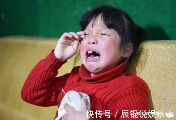 父母|1岁娃拽了颗葡萄,超市工作人员怒斥这是偷吃,妈妈高情商回应