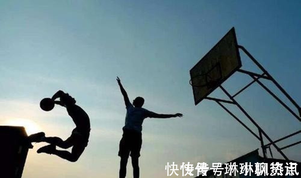 孩子|14岁男孩身高185,父母为此感到苦恼,为何男生一米八更受欢迎