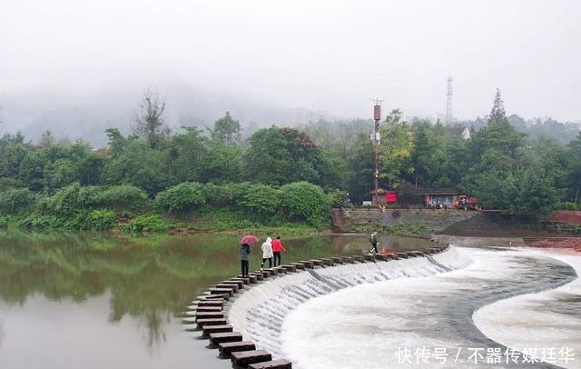 川西最秀丽的古镇，距今800多年历史，烟雨迷蒙，胜过江南