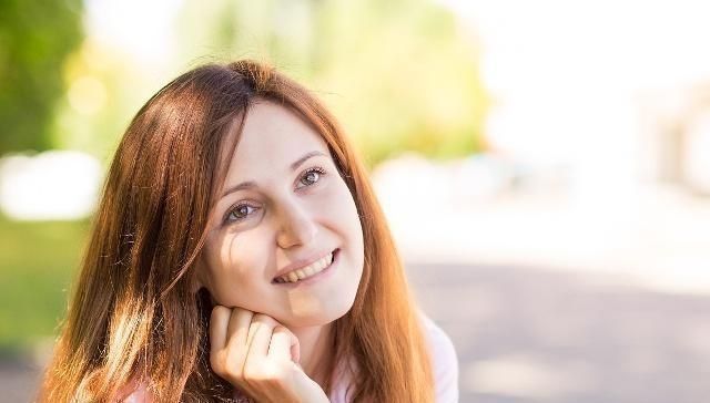 女孩子|女孩第一次来月经,若没早于这个年龄,偷着乐吧,不妨为女儿看看