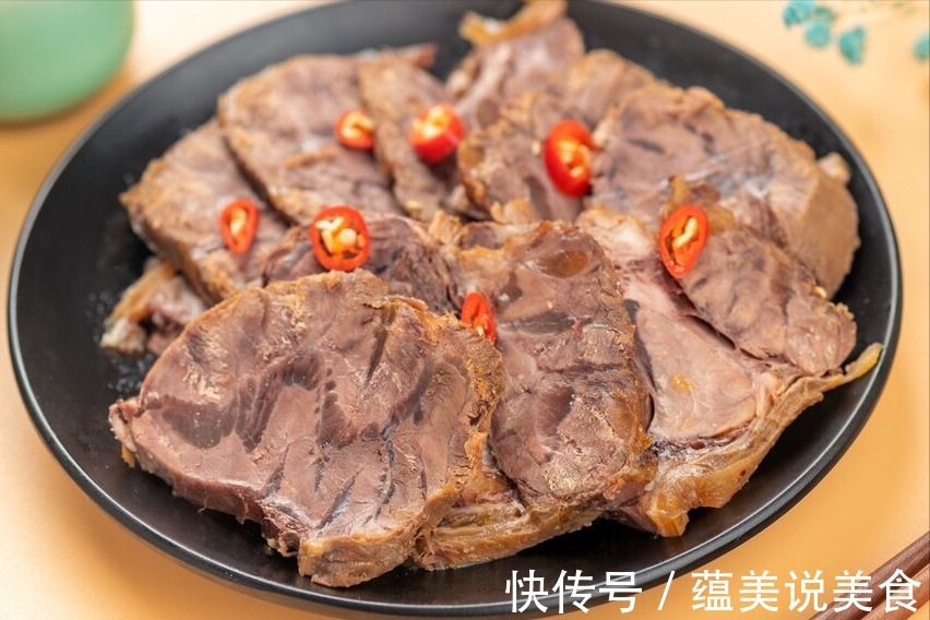 做酱牛肉,不要再焯水了,老师傅教你正确做法,酱香浓郁不柴不腥