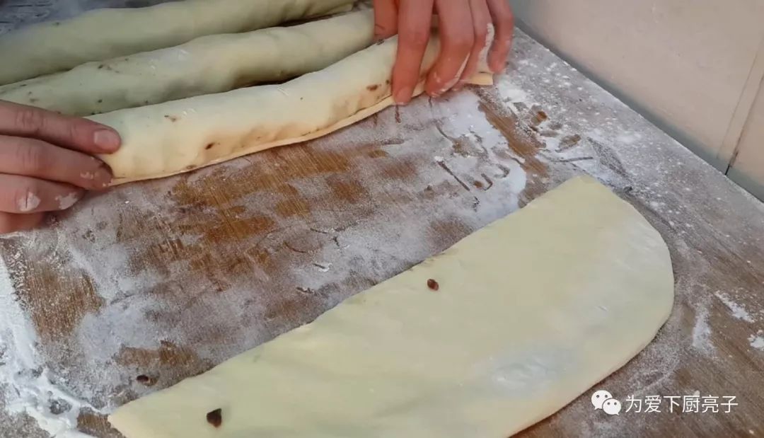 红豆又出新吃法，不烙饼不蒸馍，我家一周吃3次，比蛋糕好吃十倍