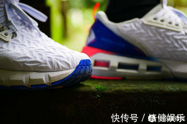 跑鞋 始于颜值,忠于品质:穿安德玛CLONE跑步七次后的心得