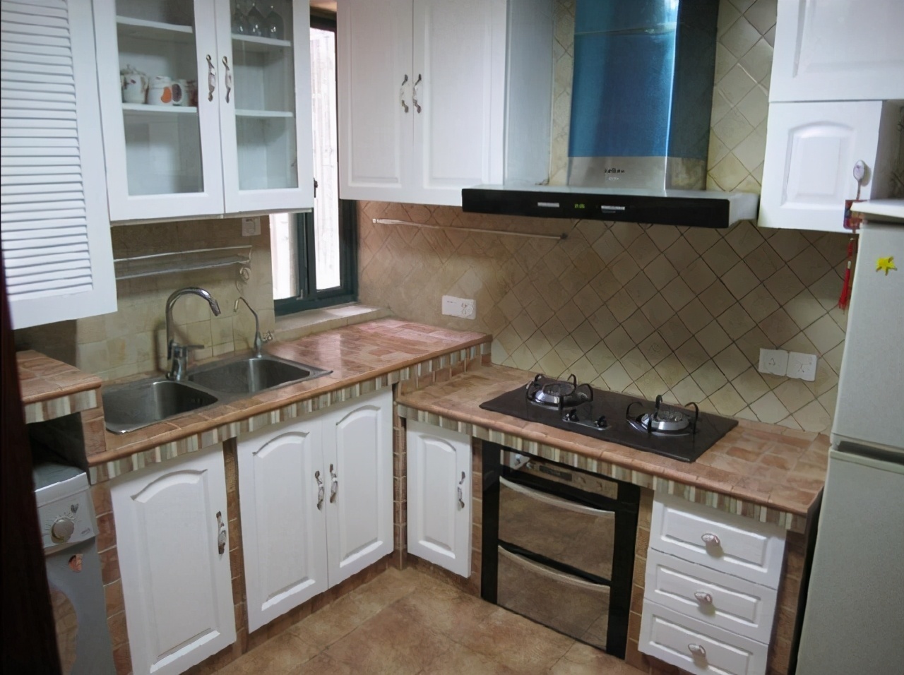 密度板|越来越多的人厨房不装“橱柜”了，厨房应该这样装，比橱柜好用