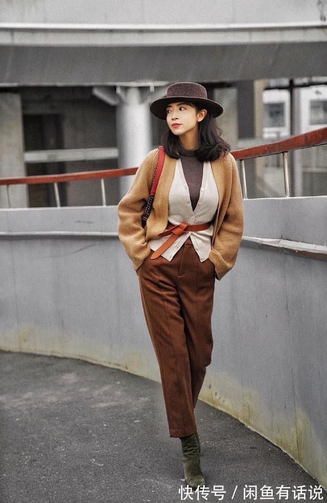 打底衫 三木又穿火了一种新搭配:叫“上身加法,下身减法”,时髦还保暖