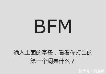 姑娘们这样是不行的,还是让我给你来压腿吧