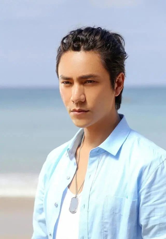 明星大咖|不老“男神”陈坤秀书法,行书洒脱飘逸,字如其人,楷书端正大气