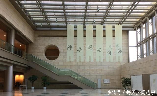  吃货南京行，四天三夜尝遍南京美食，好吃的绝不止鸭血粉丝汤