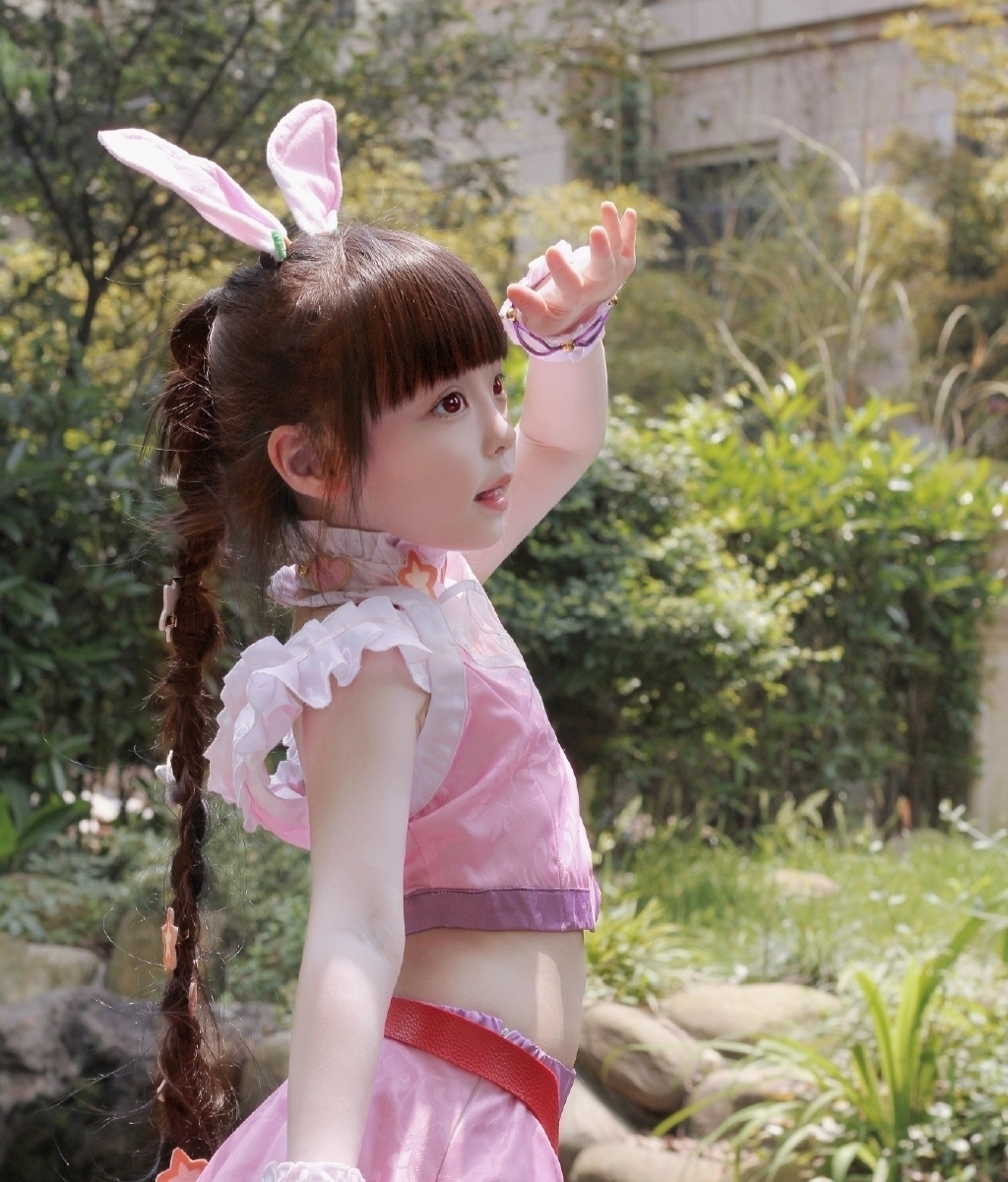 cospl小萝莉cos幼年小舞,还原度堪比动画建模,这也太可爱了