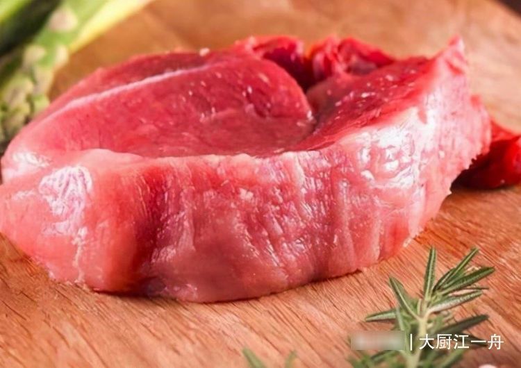 热水|猪肉清洗有人用热水，有人用冷水大厨都不对，难怪猪肉不好吃