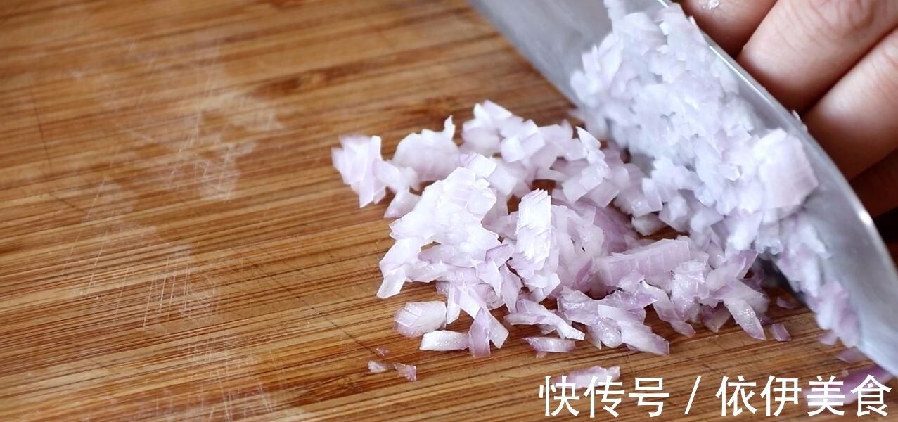 外酥|不用一滴油，不裹面包糠，不裹面粉，教你做炸鸡翅，外酥里嫩